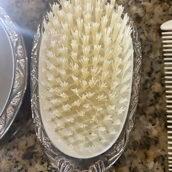 Vintage Victorian Silver Ornate Repousse’ Vanity Mirror, Brush, and Comb Set - Picture 13 of 16
